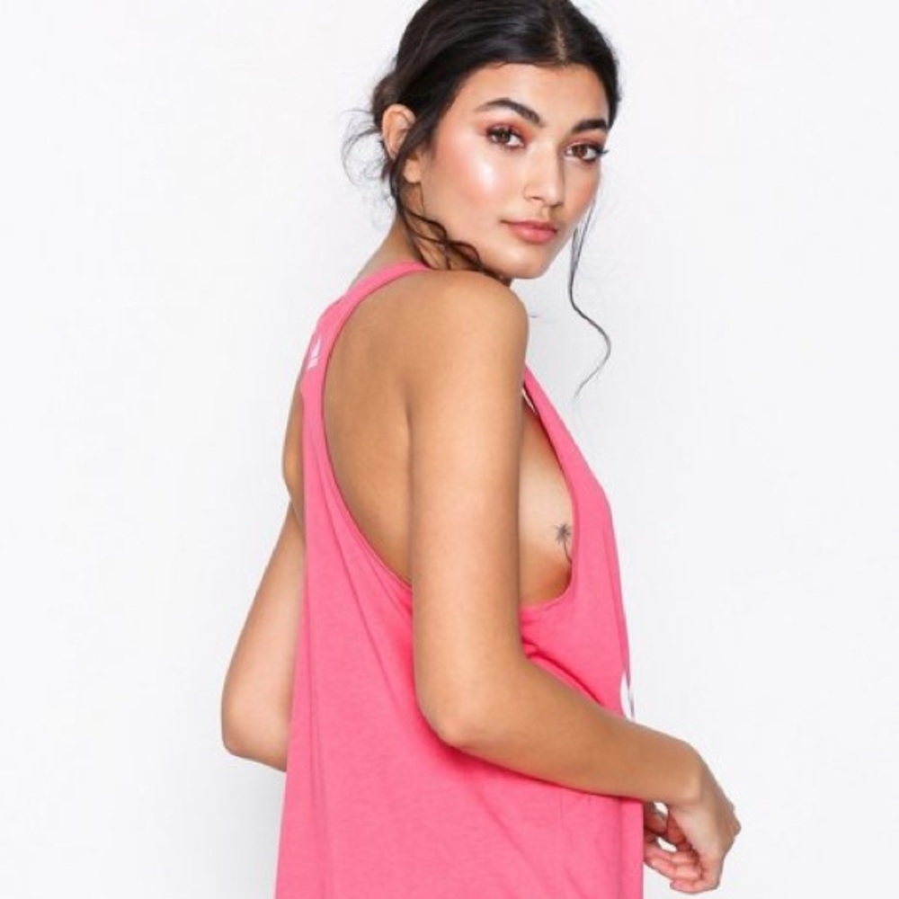 🎉 NWT Adidas ESS LIN LO Tank Top Pink - Picture 3 of 4